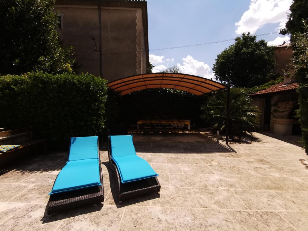 Les Chambres Du Lavoir Vert Tourbes Exteriör bild